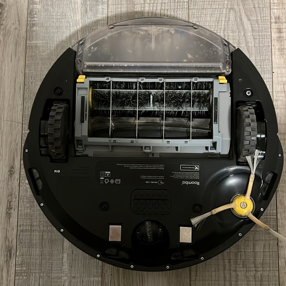 iRobot Roomba Robot Vacuum - Picture 10 of 10